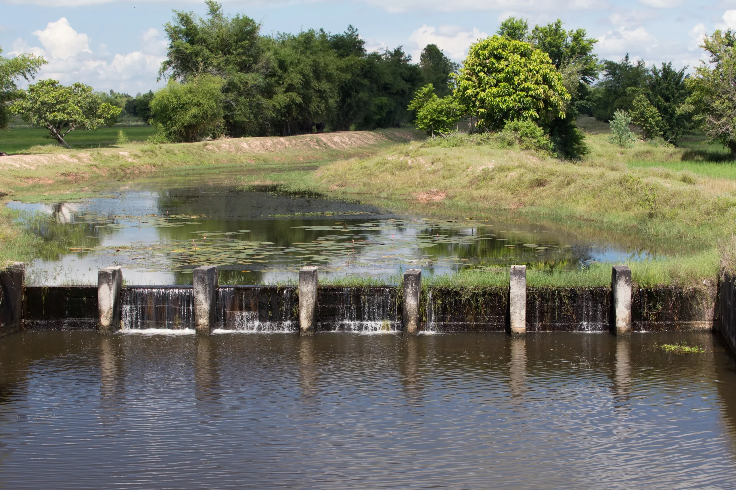 nowa-niedawno-wybudowana-autostrada-w-dzielnicy-brcko-w-bosni-i-hercegowinie kopia